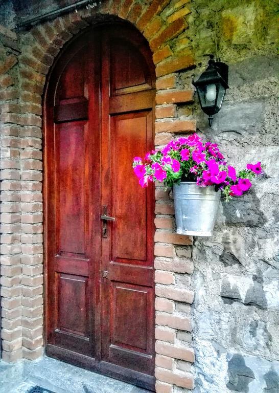 Sweet Home Faggeto Lario Esterno foto